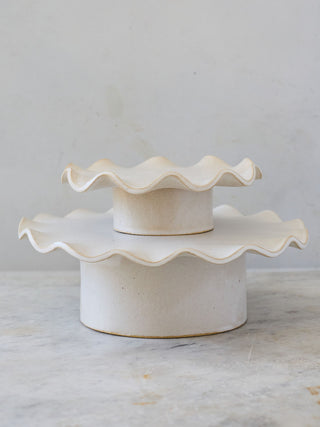 Ruffle Edge Pedestal in 2 sizes