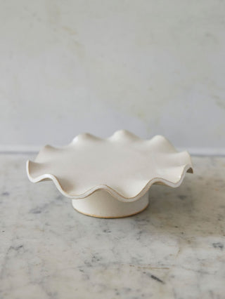 Ruffle Edge Pedestal in 2 sizes