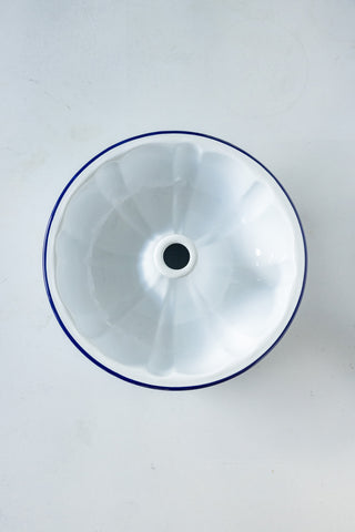 Classic Enamel Bundt Pan