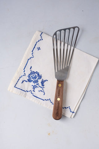 Slotted Fish Turner