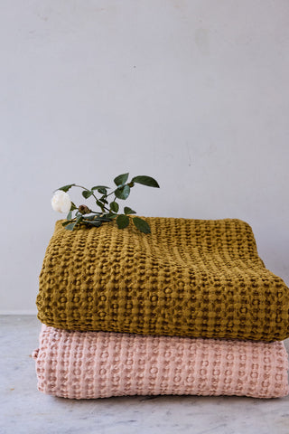 Simple Waffle Bath Towel in 2 Colors